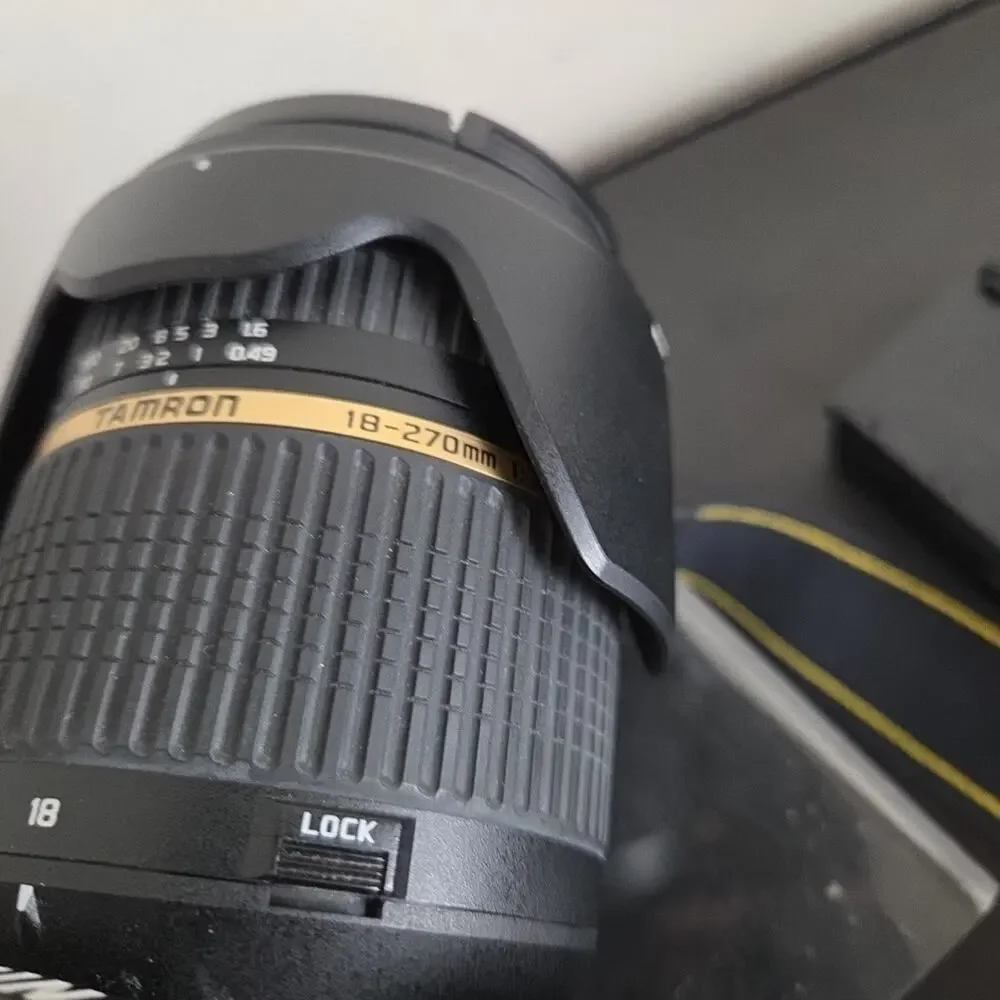 Nikon D70 6.1MP Digital DSLR Camera w/ Tamron 18-270mm F3.5-6.3 Di II B003 Lens